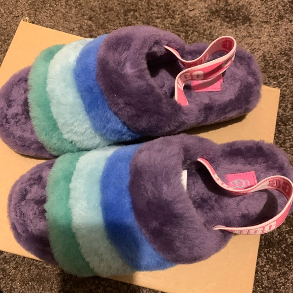 UGG Fluffy Slides - Picture 5 of 5
